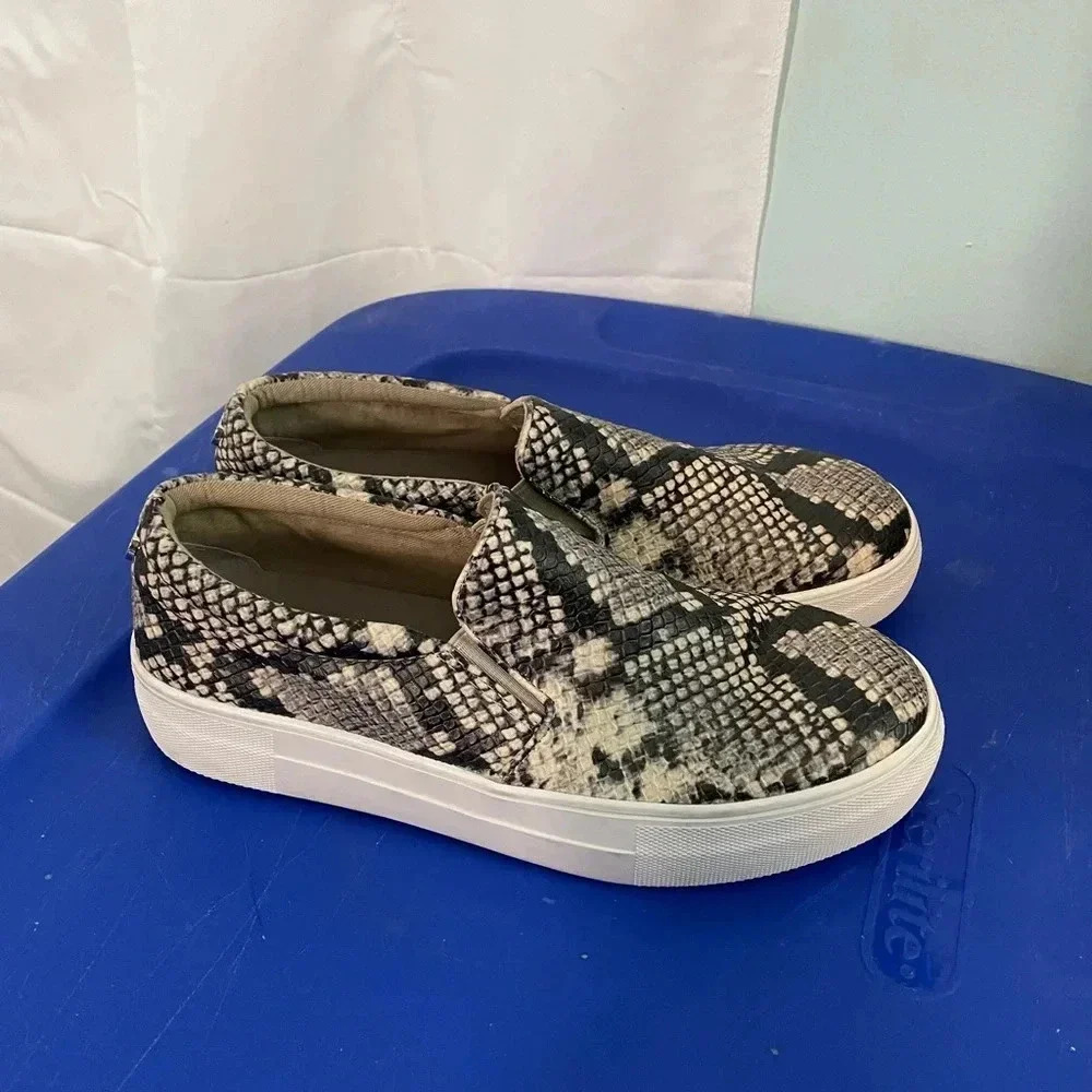 Steve Madden Snakeskin‎ Platform Slip Ons size 7